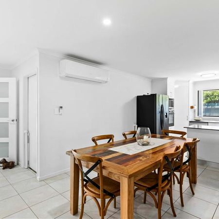 STUNNING FAMILY HOME - Photo 5