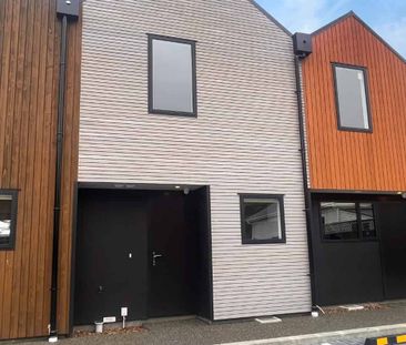 Immaculate townhouse in a quiet Avonside street with allocated carp... - Photo 5