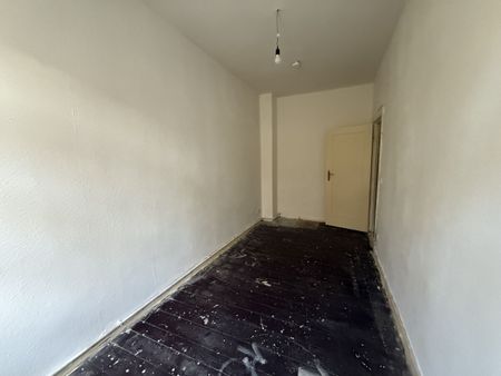 Geräumige Wohnung mit Tageslichtbad in zentraler Wohnlage ***neues Badezimmer*** - Photo 3