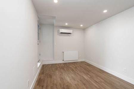 230 Oak Street - Photo 3