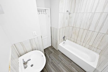 For Lease - 2953 Lawrence Avenue Unit# upper, Toronto, Ontario - Photo 5