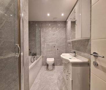 2 Bed Terraced House, Heath Road, CR7 - Photo 3