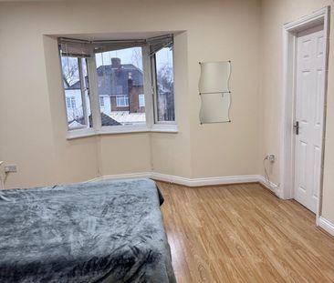 1 Bed Flat, Newark Way, NW4 - Photo 5