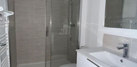 Appartement à louer - REIMS - RUE DE VENISE - Photo 2