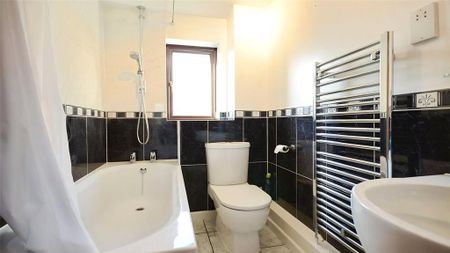 2 bedroom semi-detached house to rent - Photo 2