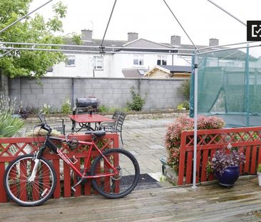 Cozy room to rent in 3-bedroom house in Ballymun, Dublin - Photo 4