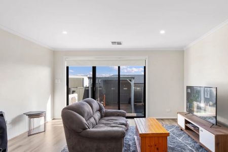 Modern Two Bedroom home in wanted locale - Photo 4