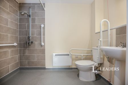 2 bedroom apartment to rent St. Peters Gardens, Marefair, Northampton, Northamptonshire, NN1 - Photo 4