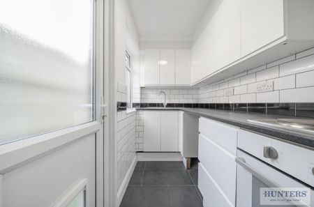 2 bedroom House To Let Total Size: 637 SQ FT - Photo 2