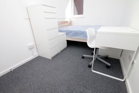 5 bedroom terraced house to rent - Photo 5