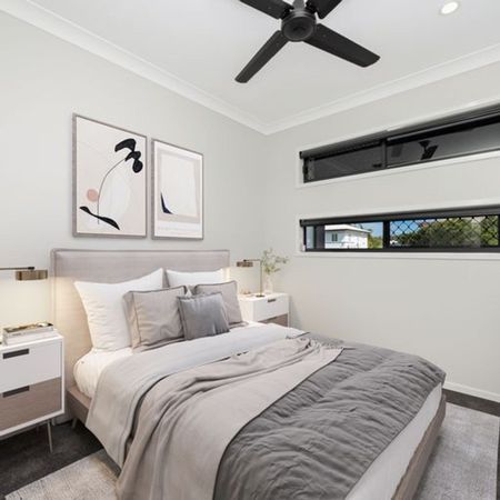 Modern Home in Pimlico - Photo 2