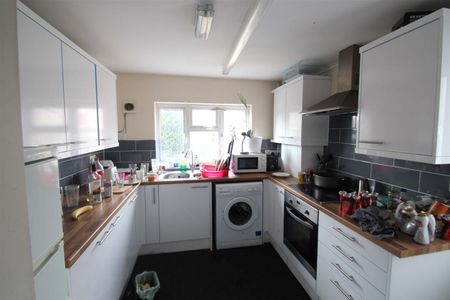 Room in a Shared House, Luckwell Road, BS3 - Photo 5