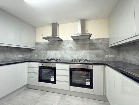 1 bedroom in a flat share to rent - Photo 2