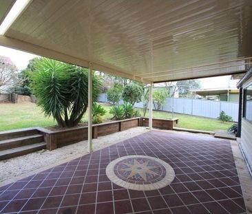 Singleton - Photo 3