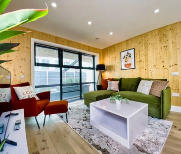 2 Bed Detached House, Green Mews, BN3 - Photo 3