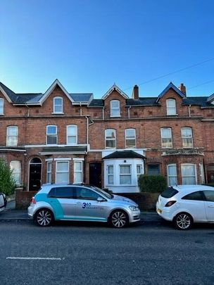 16 Tates Avenue, BT97BY, Belfast - Photo 1