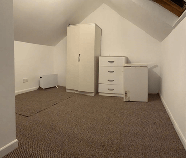 Second Floor Studio Flat close to Newbury Park station - £775 pcm - Photo 2