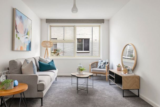 Perfect St Kilda East Pad - Photo 1