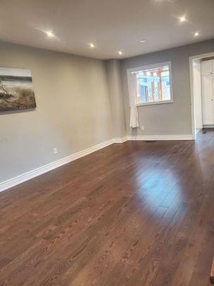 For Lease - 104 Houseman Crescent, Richmond Hill, Ontario - Photo 1