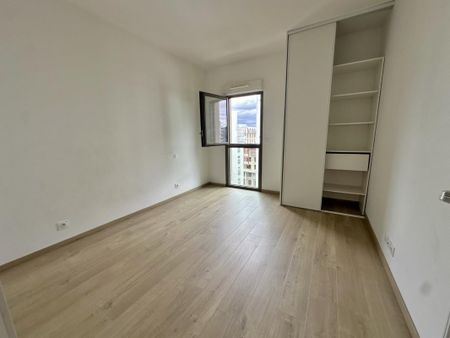 Location Appartement 3 pièces 66m² BORDEAUX 33800 - Photo 2