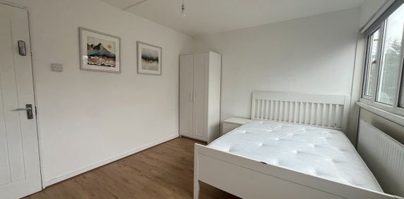 Room in a Shared Flat, Ramsey House, SW9 - Photo 2
