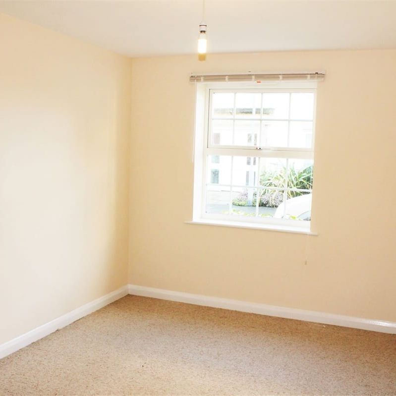 Gatehouse Court, Taunton - Photo 1