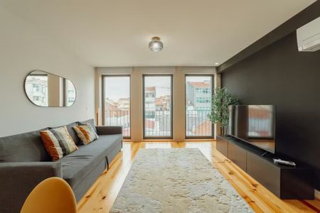 Rua 1.º de Maio, Vila Nova de Gaia, Porto 4430-177 - Photo 2