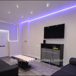 4 Bed 4 Bath Properties in Leeds - Photo 1