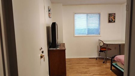 For Lease - 3050 Olympus Mews Unit# 3rd bedroom, Mississauga, Ontario - Photo 4