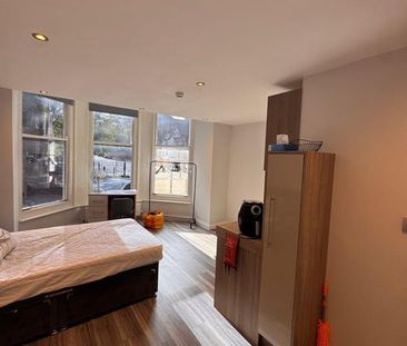 Studio to rent - Photo 2