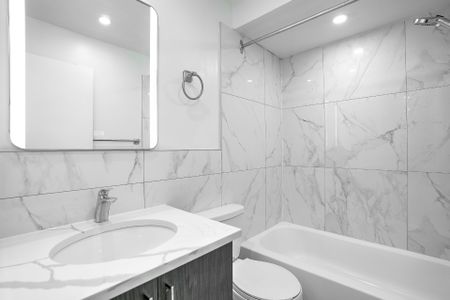 2425 Av. Madison Montréal (Côte-des-Neiges, QC H4B - Photo 5