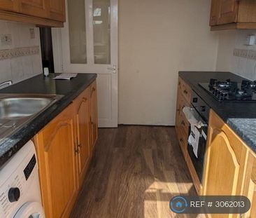 3 bedroom terraced house to rent - Photo 6