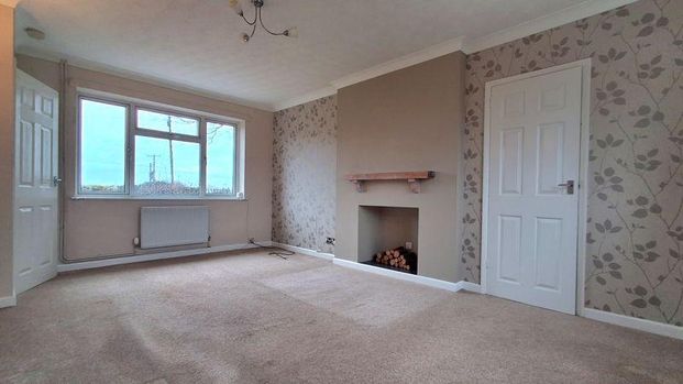3 bedroom semi-detached house to rent - Photo 1