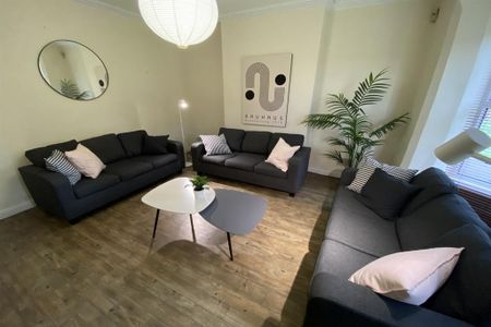 6 bedroom semi-detached house to rent - Photo 2