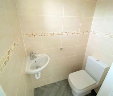 3 bedroom Town house to let - Photo 6