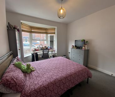 Severn Street – 4 Bed - Photo 2