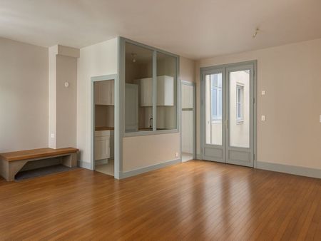 Location Appartement 1 pièce 34m² TROYES 10000 - Photo 2