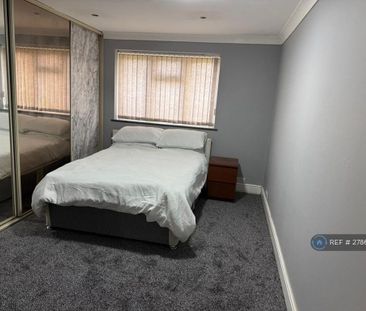 1 bedroom in a house share to rent - Photo 3