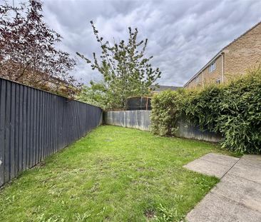 3 bedroom end of terrace house to rent - Photo 3