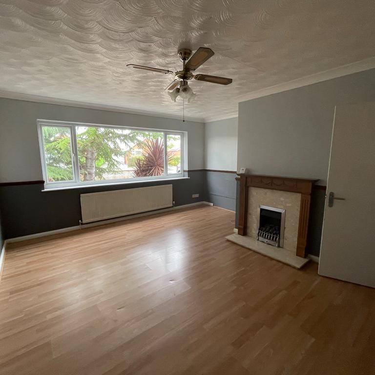 3 bedroom bungalow to rent - Photo 1