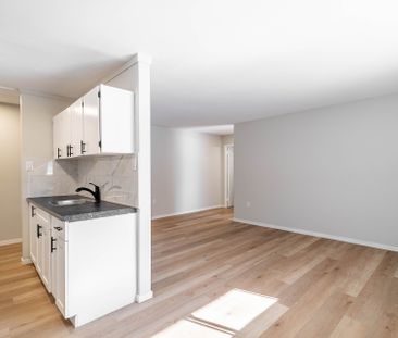 For Lease - 77 East Street, St. Thomas, Ontario - Photo 1