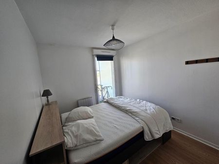 Location Appartement 3 pièces 49m² BORDEAUX 33000 - Photo 3