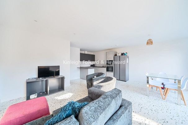 Hallowell Close, Mitcham CR4 - Photo 1