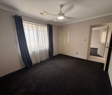 Spacious Coastal Family Living with Side Access - Just 800m to Melr... - Photo 4