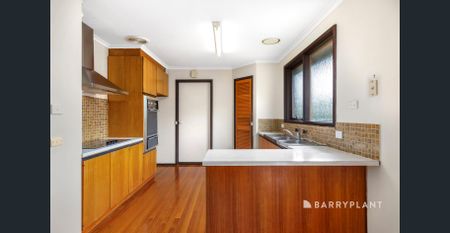 Family Living in a Premium Wantirna Location - Photo 2