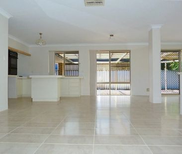 4 x 2 Family Home! - Photo 2