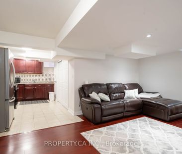 Detached Home For Lease | N8139574 - Photo 1