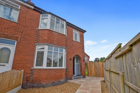 3 bedroom semi-detached house to rent - Photo 5