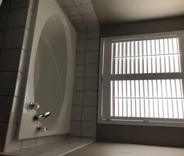 For Lease - 3383 Wild Cherry Lane, Mississauga, Ontario - Photo 6