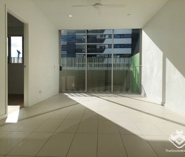 $490 only! Unfurnished One Bed Apartm... - Photo 1